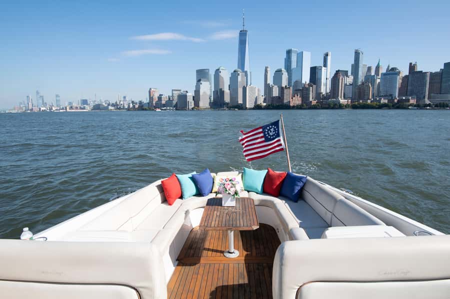 NYC: Statue of Liberty Private Yacht Tour - Brooklyn Bridge from the water