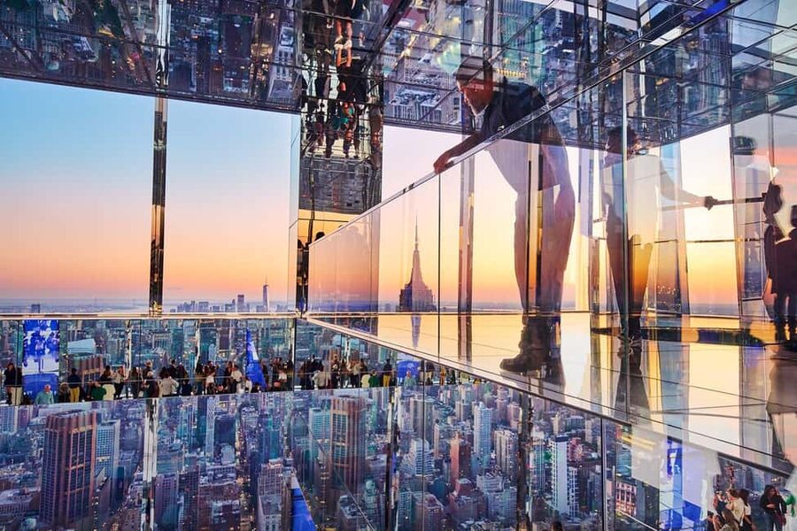 NYC: SUMMIT One Vanderbilt Tickets - SUMMIT AIR makes the skyline part of the artwork