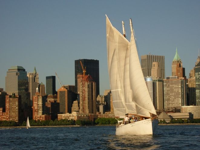 NYC: Sunset Sail Aboard Schooner Adirondack - A crew that keeps the outing personal