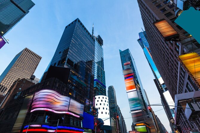 NYC Superhero Academy: Self-Guided Comic Adventure - Times Square and the George M. Cohan Statue