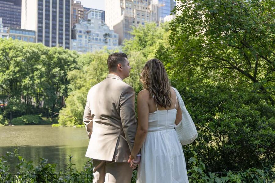 NYC: Surprise Proposal Photoshoot - Capture the Yes Forever - Timing, transport, and practical planning