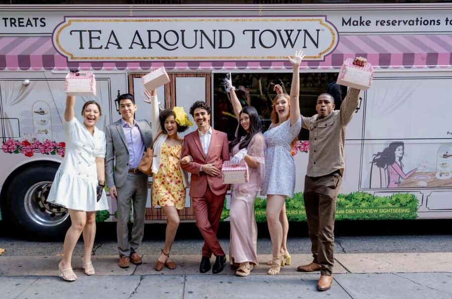 NYC: Tea Around Town Bus Tour with Live Entertainment - Key points to know before booking