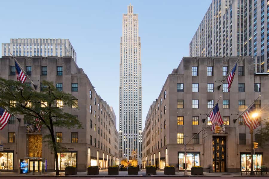 NYC: The Official Rock Center Tour - Prometheus and the skating rink