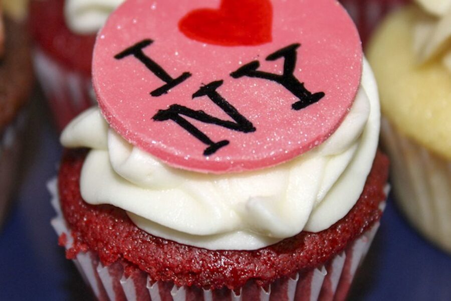 NYC: The Original Cupcake Tour of Greenwich Village - Magnolia Bakery and the cupcake craze