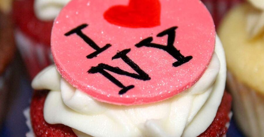 NYC: The Original Cupcake Tour of Greenwich Village - The Greenwich Village stories between bites