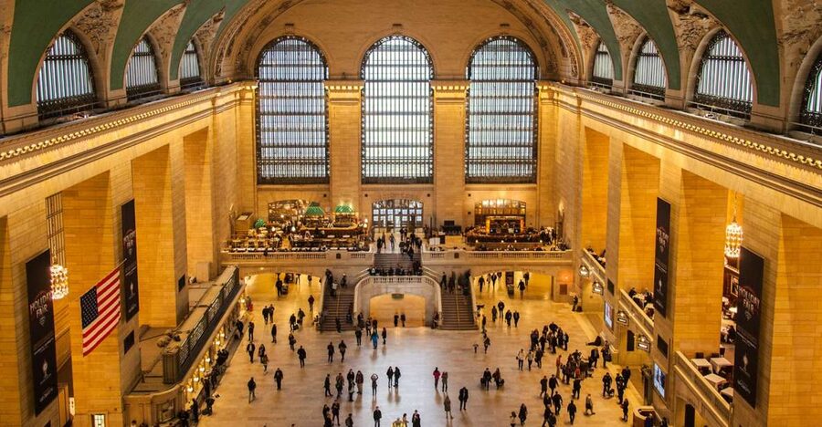 NYC: The Secrets of Grand Central Terminal - The main atrium, Tiffany clock, and design flaw