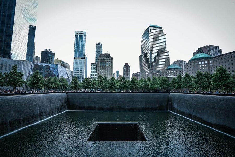 NYC: Top 30 Sights Tour and Empire State Building 86th Floor - Central Park as the northern finish