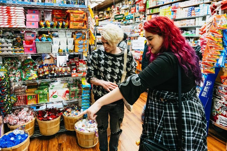 NYC: Traditional Immigrant Foods Guided Walking Tour - Nolita Pizza shows how traditions keep changing