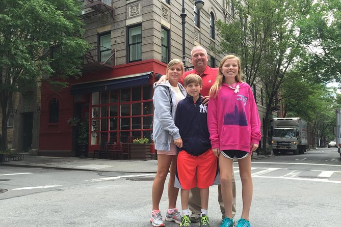 NYC TV & Movie Locations Bus Tour – Friends, Seinfeld & More - Key points before you book