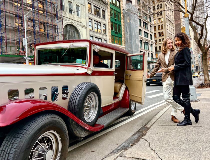 NYC: Vintage Car Midtown Manhattan Tour - Grand Central and Rockefeller Center