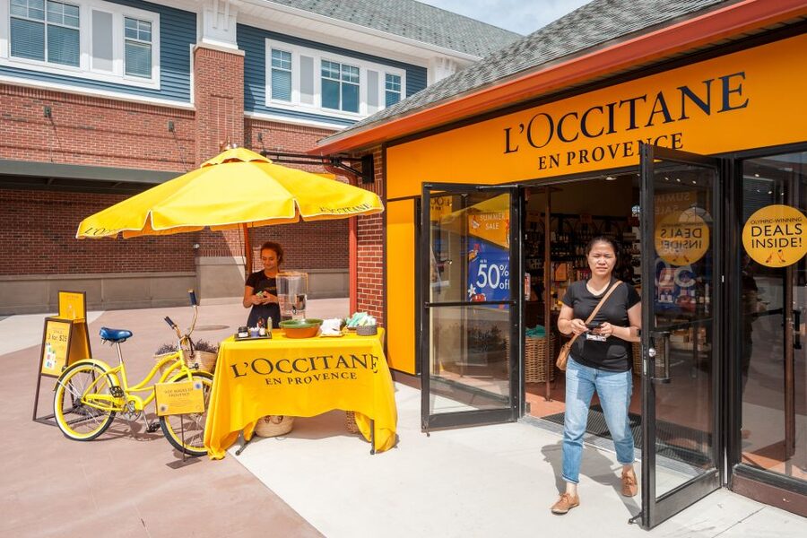 NYC: Woodbury Common Premium Outlets Shopping Trip - Should you book the Woodbury Common coach trip?