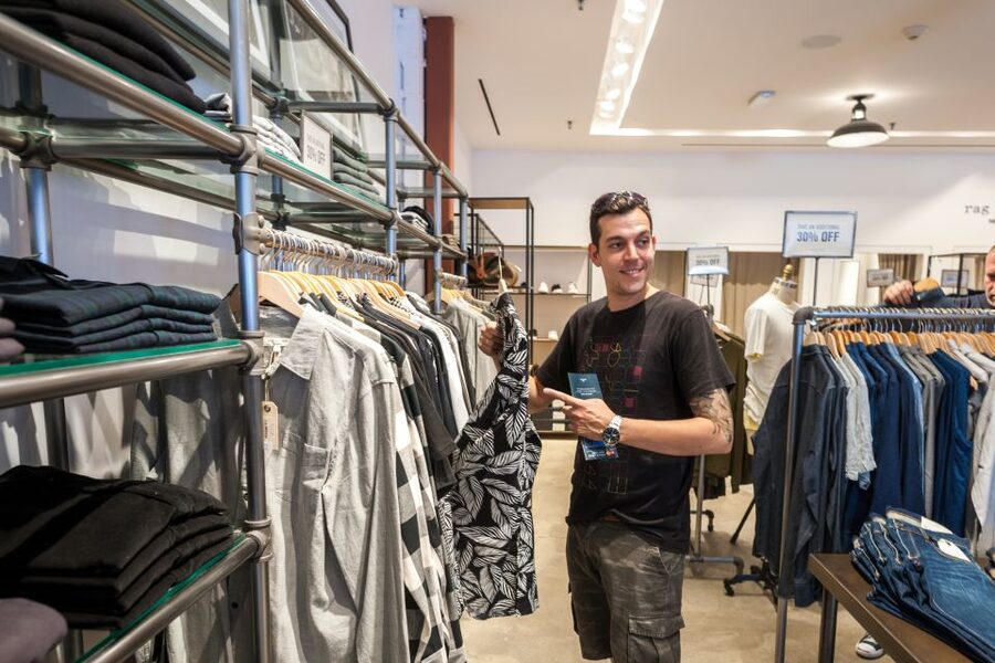 NYC: Woodbury Common Premium Outlets Shopping Trip - Food and breaks at Woodbury Common
