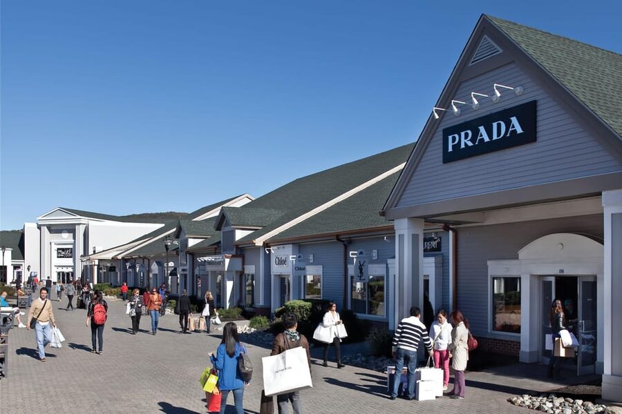 NYC: Woodbury Outlets Private Shopping Tour - Seven hours to shop up to 220 stores