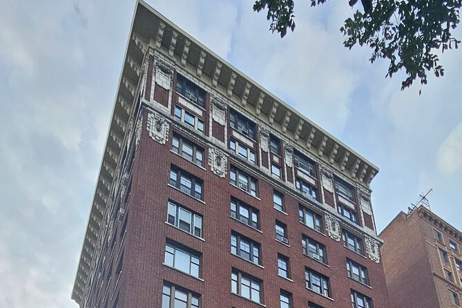 Oppenheimer in New York: Upper West Side Walking Tour - The Master Apartments and the political ideas of the New Deal