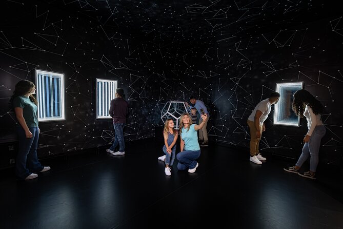 Paradox Experience New Jersey - Entering American Dream for a World of Optical Tricks