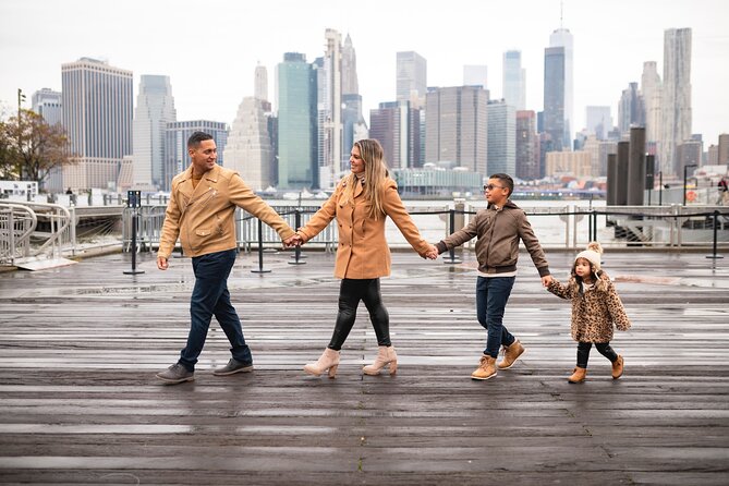 Photographer in New York - Brooklyn Bridge Park and Brooklyn Bridge views