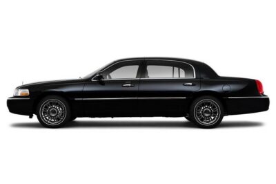 Private Arrival Transfer: NYC Airports (JFK) (LGA) to Long Island