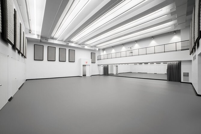 Private Broadway Studio Tour in New York City - The chance to see an actual rehearsal room
