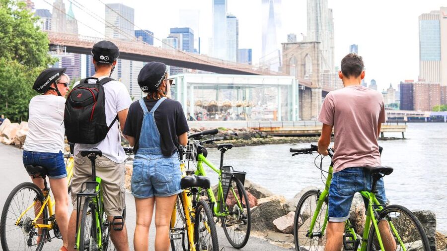 Private Brooklyn Bridge Bike Tour - Brooklyn Heights and its historic houses