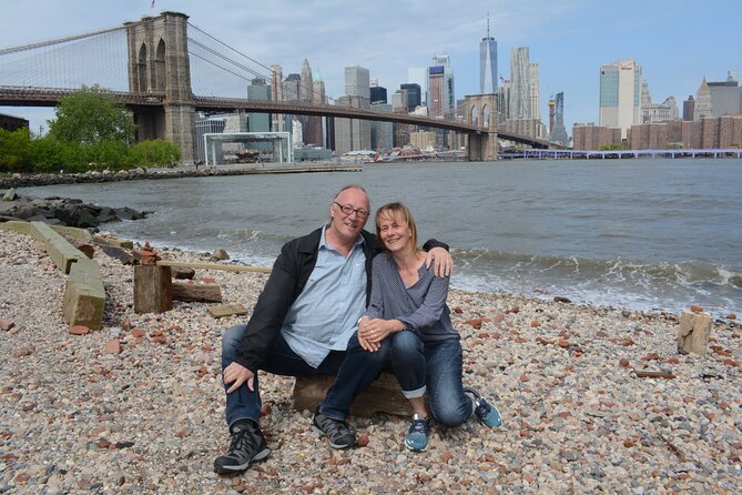 Private Brooklyn Bridge & DUMBO Photoshoot with Pro Photographer - Who will get the most from this hour?