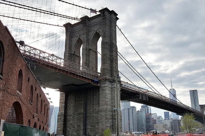 Private Brooklyn Walking Tour: Brooklyn Bridge DUMBO and Brooklyn Heights - Crossing the Brooklyn Bridge from Manhattan
