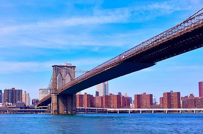 Private Guided Walking Tour of the Brooklyn Bridge and DUMBO - The guide’s role is the biggest reason to book