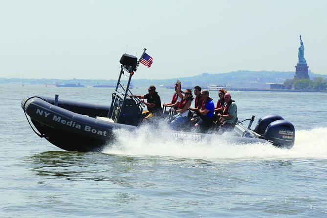 PRIVATE Manhattan Speedboat Tour - Up to 12 passengers - Leaving Chelsea Piers for the Hudson River