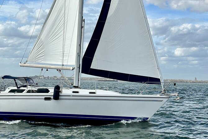 Private Sail Around New York City and The Statue of Liberty - Captain Barry’s relaxed approach to sailing