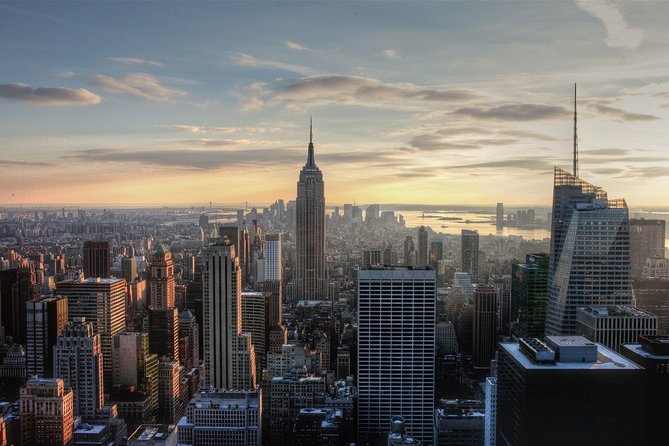 Private Transfer: Newark Airport EWR to New York by Luxury SUV - Airport taxes, parking, and bottled water are included