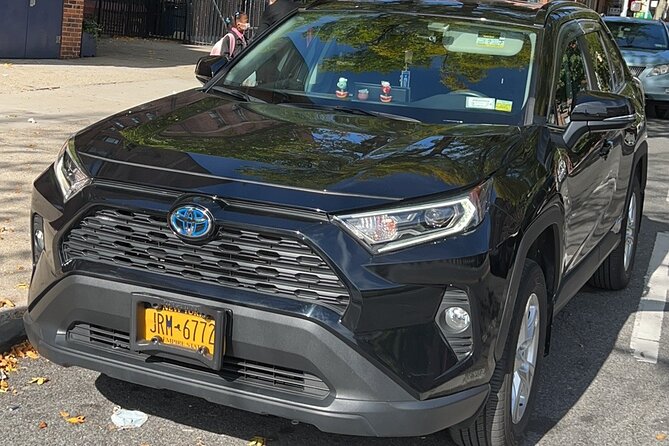 Private Transfer: Newark Airport to Manhattan –105 Min Free Wait - Passenger and Suitcase Limits