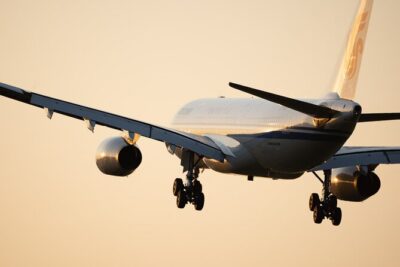 Private Transfer: NYC Airports to Manhattan –105 Min Free Wait
