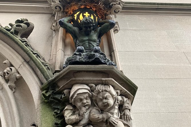 Private Walking Tour: 5th Avenue and the Gilded Age Mansions - Alice in Wonderland and the park as a place to play