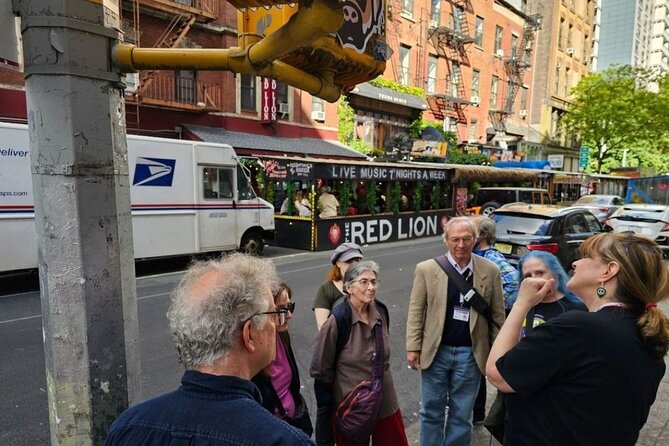 Private Walking Tour: Footsteps of Dylan and Springsteen - What the private format adds