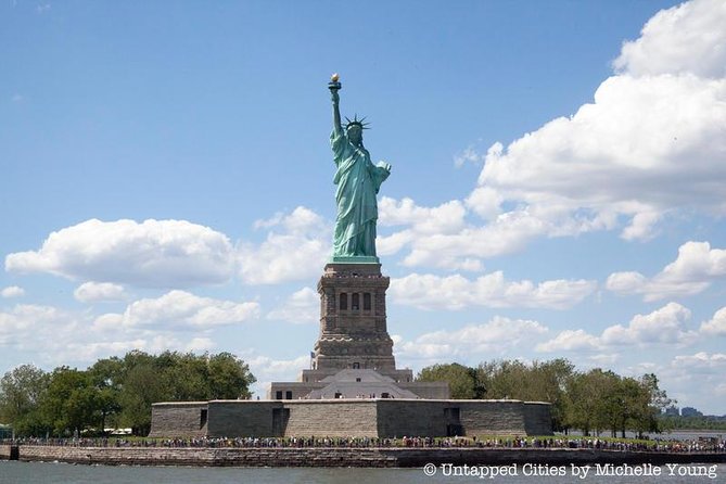 See It All New York City Walking and Boat Guided Tour - Wall Street, historic churches, and the Canyon of Heroes