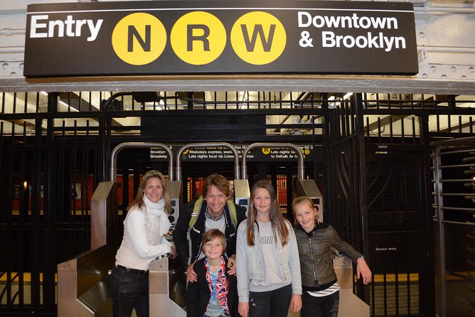 Soho and Brooklyn Private Photoshoot and Walking Tour - Are 75 photos worth the $350 group price?