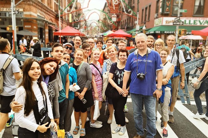 SoHo, Little Italy, and Chinatown Walking Tour in New York - Chinatown’s sights, smells, and sounds