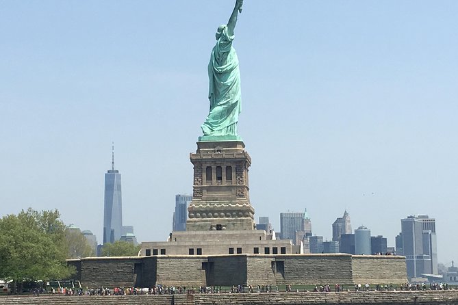 Statue of Liberty and Ellis Island 60 Minute sightseeing Cruise - What you see in one hour on New York Harbor