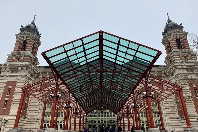 Statue of Liberty and Ellis Island Tour Semi-Private 8ppl Max - Ellis Island and the hard facts of arrival