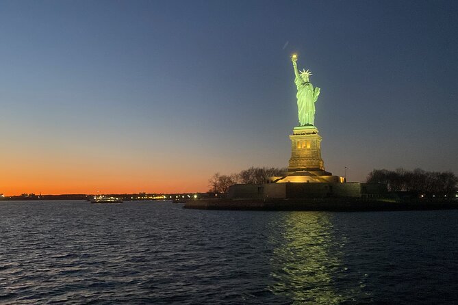 Statue of Liberty Ellis Island Cruise with One World Trade Ticket - The Brooklyn Bridge from a moving boat
