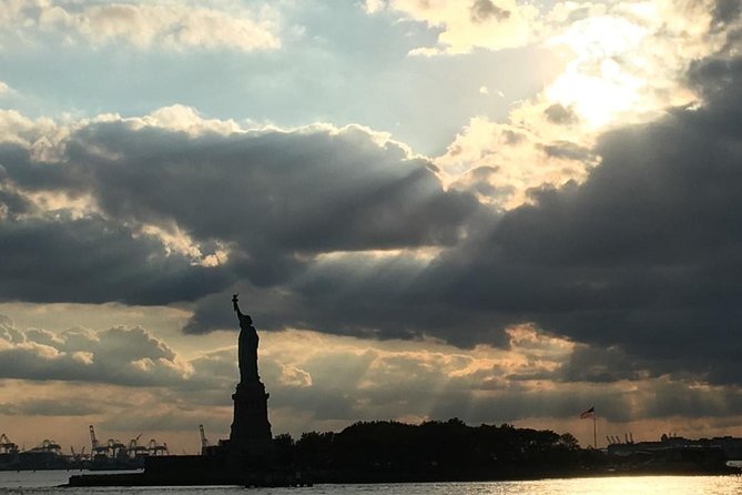Statue of Liberty & Ellis Island - Ellis Island and the immigrant story