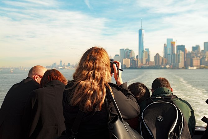 Statue of Liberty Express: Museum, Statue Grounds, Battery Park - The guides make the biggest difference