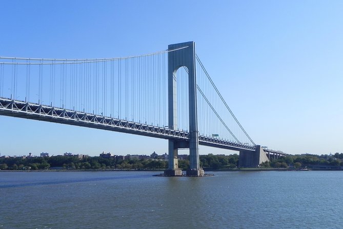 Statue of Liberty Sunset Cruise and New York City Sky Line - Guides, narration, and onboard atmosphere