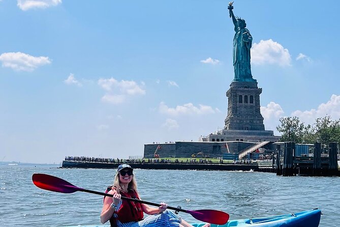 Sunset Kayak Tour - Hudson Yards on the northern skyline