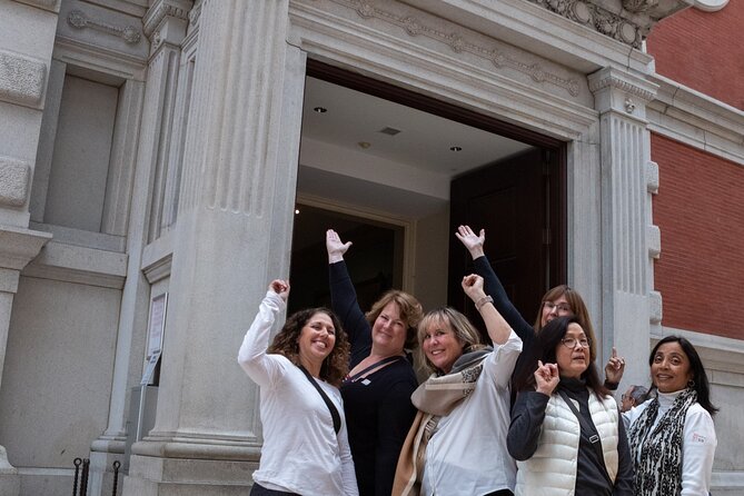The Art of Stories: A Literary Tour in the Metropolitan Museum - Who will enjoy this literary tour most