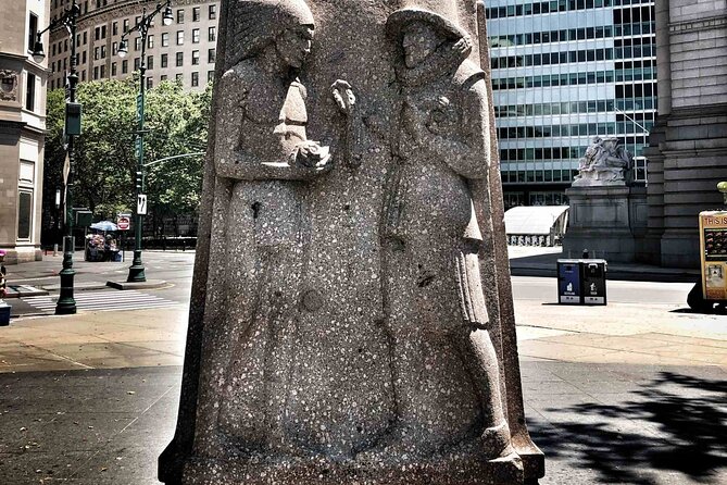 The Battery: A Self-Guided Audio Tour from Bowling Green Park to Stone St - Three memorials, three different wartime stories