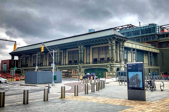 The Battery: A Self-Guided Audio Tour from Bowling Green Park to Stone St - Fraunces Tavern and the final turn toward Stone Street