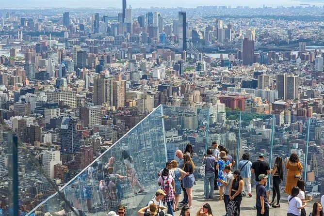 The Edge Observation Deck and 3hr Manhattan Walking Tour - Starting at Wall Street with New York’s financial legends