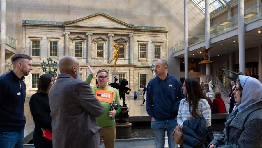 The Met Museum Guided Tour with Skip-the-Line Entry - Meeting your guide inside the Great Hall