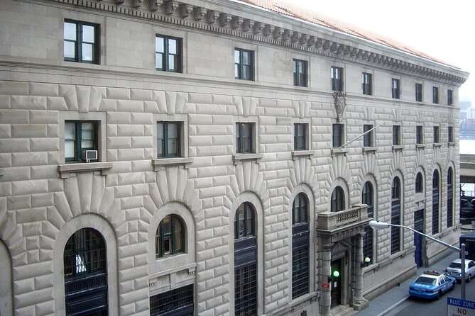 The Outlaws Who Built NYC: Financial District Tour - Wall Street, the 1920 bombing, and the price of finance