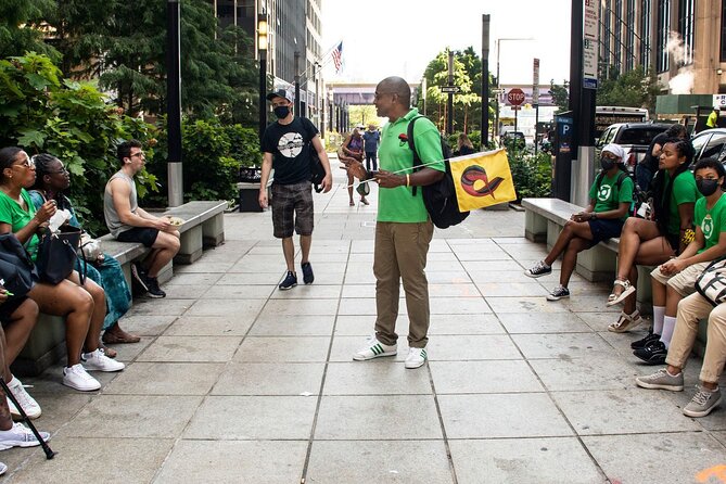 The Soul of Harlem Walking Tour in New York - Walking Harlem’s streets, buildings, and murals